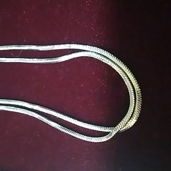 Beautiful Two Feather Necklace - Picture 7 of 10